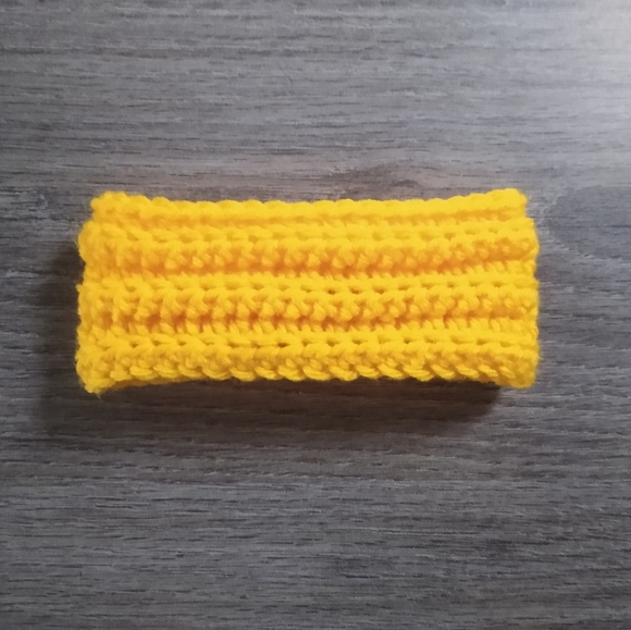 Yellow baby headband, handmade crochet ear warmer, mustard yellow earwarmer - Picture 6 of 7